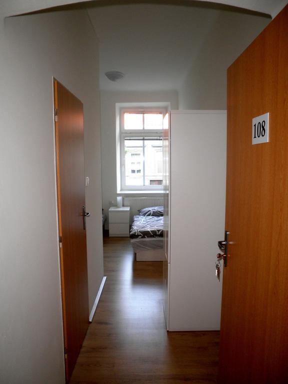 Centrum Ubytovani Břeclav Δωμάτιο φωτογραφία