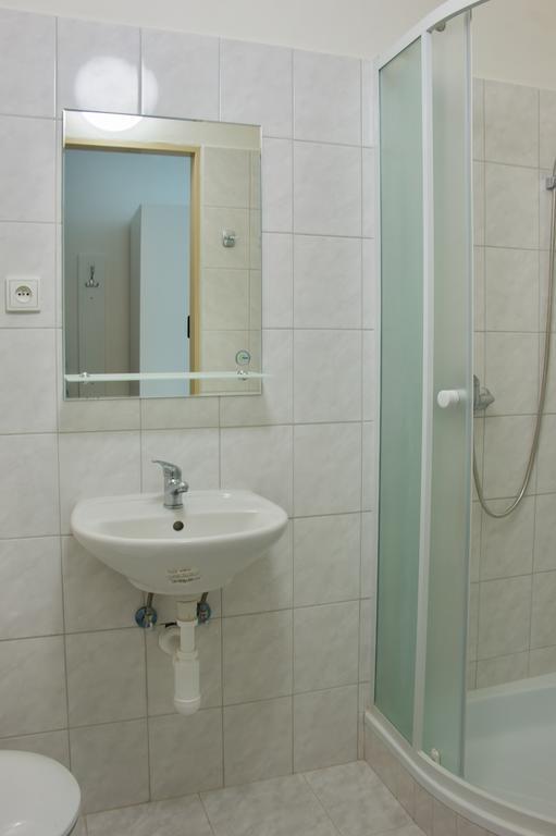 Centrum Ubytovani Břeclav Δωμάτιο φωτογραφία